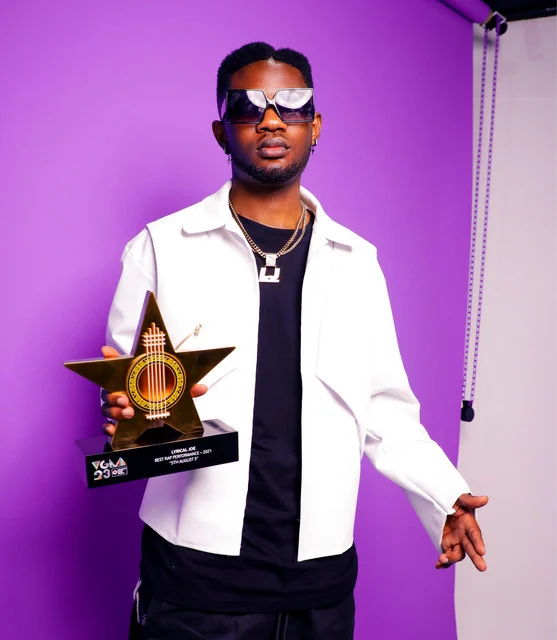 Lyrical Joe ft Sarkodie – Betrayal‬ (Official video)