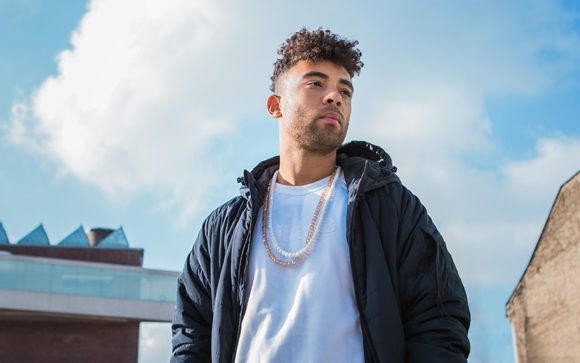 Ghanaian Stallion - Bus Station Ft AratheJay